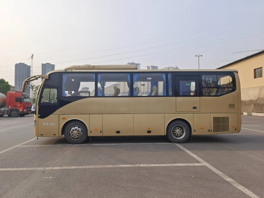 사용된 환승 버스 금빛 컬러 자리 KLQ6882 단일의 도어 실린더 엔진 공기 에어컨은 6명 30명 더 높은 버스를 사용했습니다