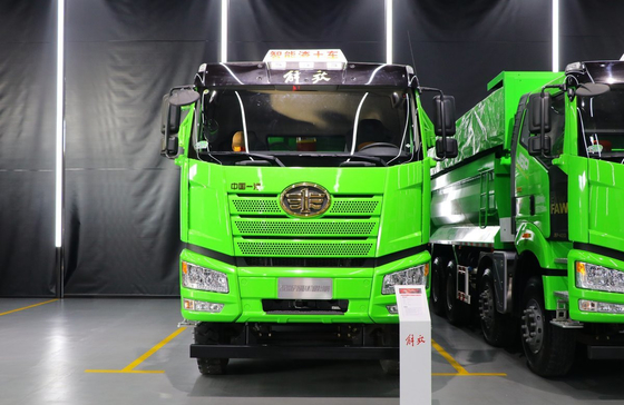 중고용 트럭 티퍼 판매 12 타이어 FAW J6P 덤프 트럭 CNG 460hp 평면 지붕 캐비