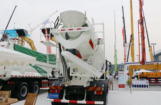 콘크리트 트럭 판매 Sany 믹서 트럭 8m3 탱커 용량 313hp 엔진 빠른 변속기