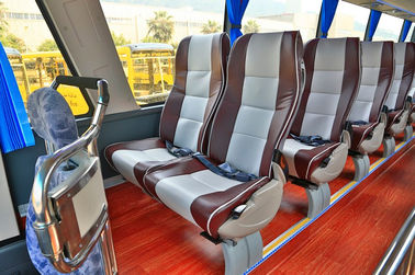 2011 년 48 좌석은 객차 황금 용 상표 300HP 힘을 사용했습니다