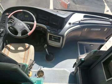 왼손 조타는 55 Seater 버스를 2011 가죽 좌석을 가진 년 6120HY19 자주색 사용했습니다
