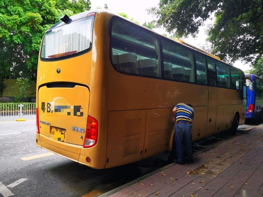 60번 버스 감독은 오른손의 드라이브 일반인 버스 사용된 유통 ZK6110 2 문을 위치시킵니다