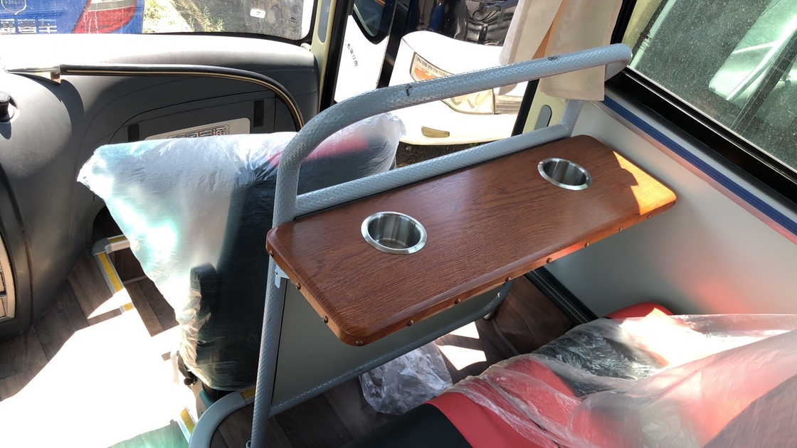 라에르 엔진 르하드는 유통 버스 ZK6107H 코치 2 문 고급 차량 47 자리를 사용했습니다