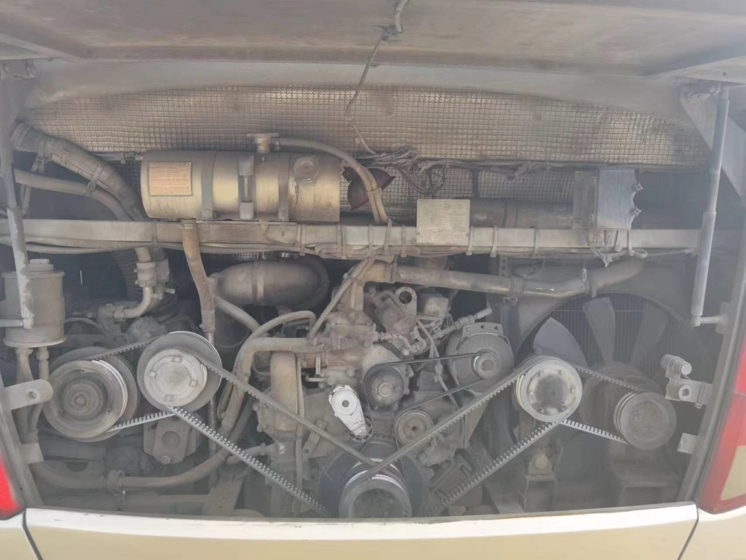초침 코치는 작은 유통 버스 45 좌석 후미 엔진 RHD Zk6107 일반인 버스를 사용했습니다