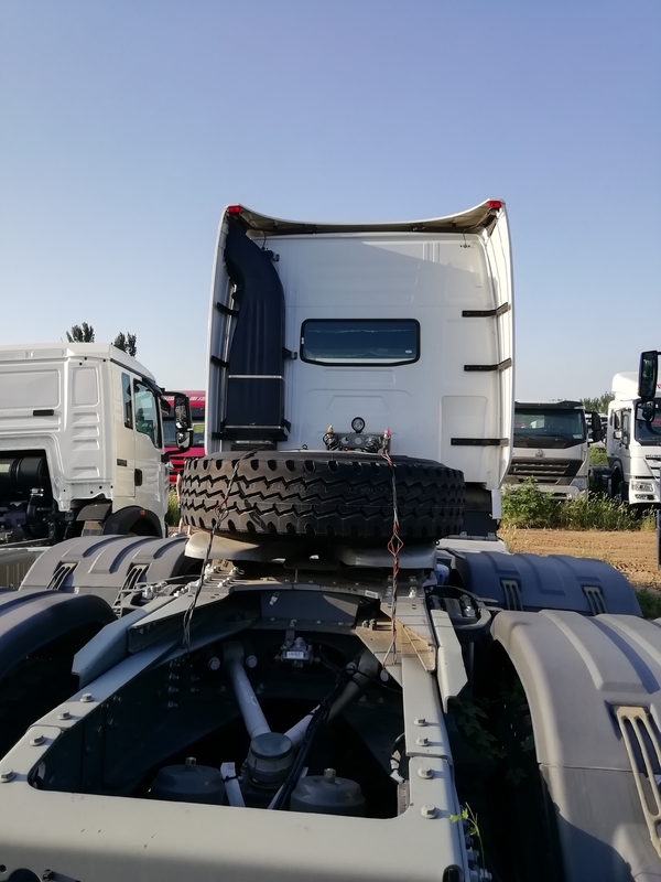 아주 튼튼한 10 Wheeler HOWO A7 트랙터 시노트루크 6x4 420 에이치피 트랙터 트럭 머리