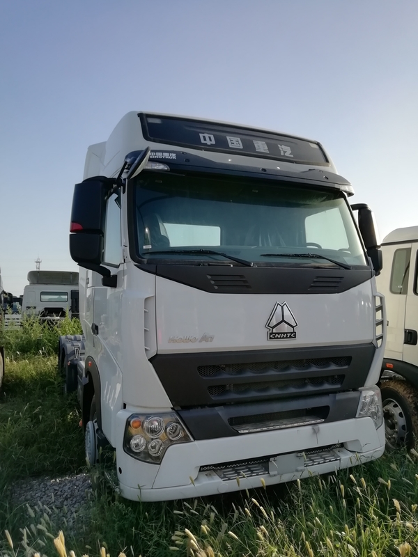 아주 튼튼한 10 Wheeler HOWO A7 트랙터 시노트루크 6x4 420 에이치피 트랙터 트럭 머리