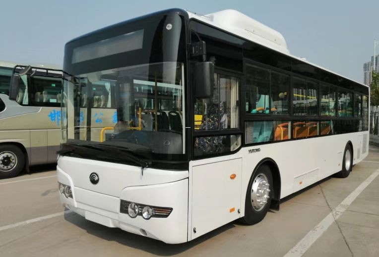 32 / 92 자리는 대중 교통을 위한 CNG 연료로 유통 시내 버스 Zk6105를 사용했습니다