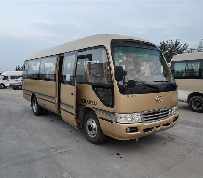 23곳 자리 2014년이 엔진 왼손 안내로 더 높은 밑받침 미니 버스 KLQ6702E4를 사용했습니다