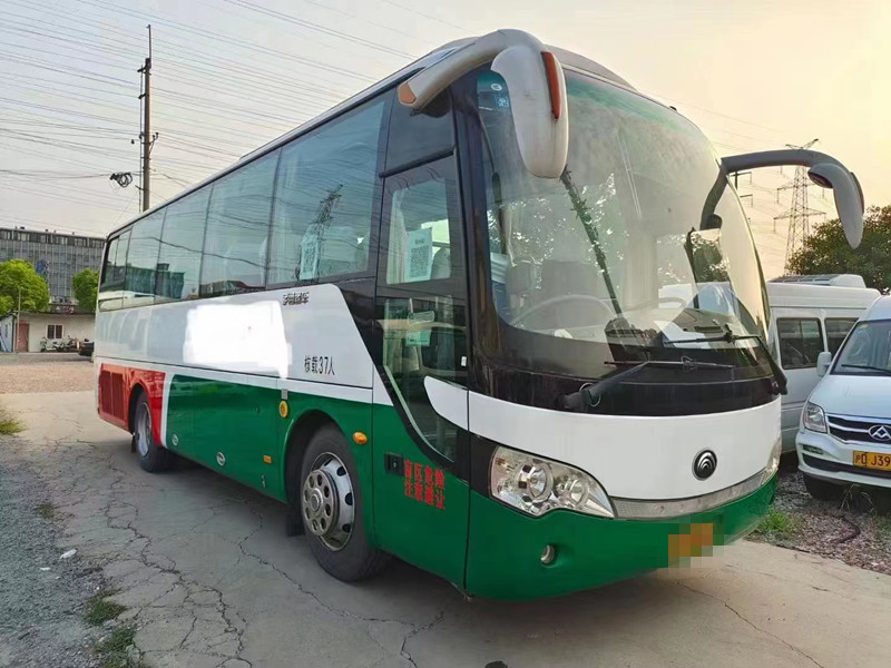 2015년 37 Seater는 수송을 위한 Yutong 버스 ZK6888 차 버스 디젤 엔진을 사용했습니다