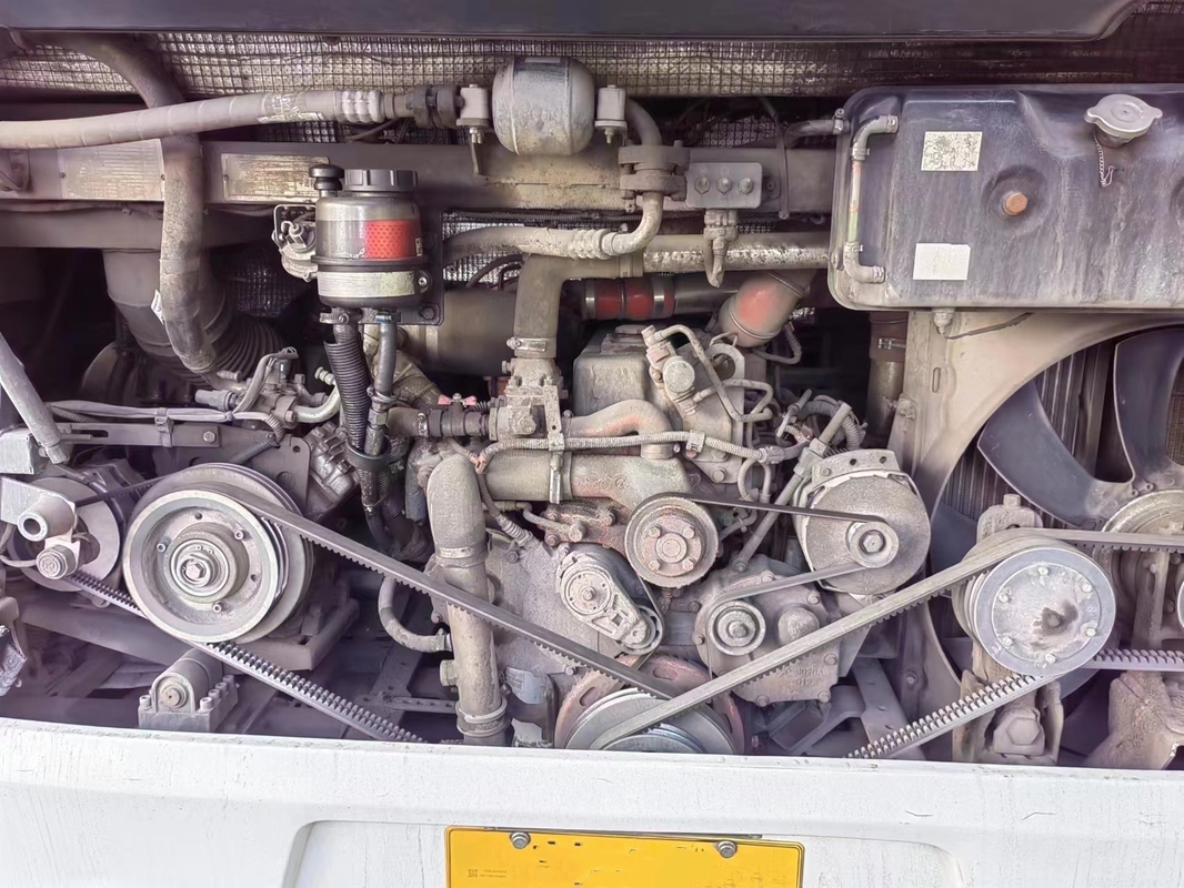 Yutong 버스 Zk6115는 차 47seater 왼손 드라이브 버스 중국 상표 EuroV 디젤 엔진을 사용했습니다
