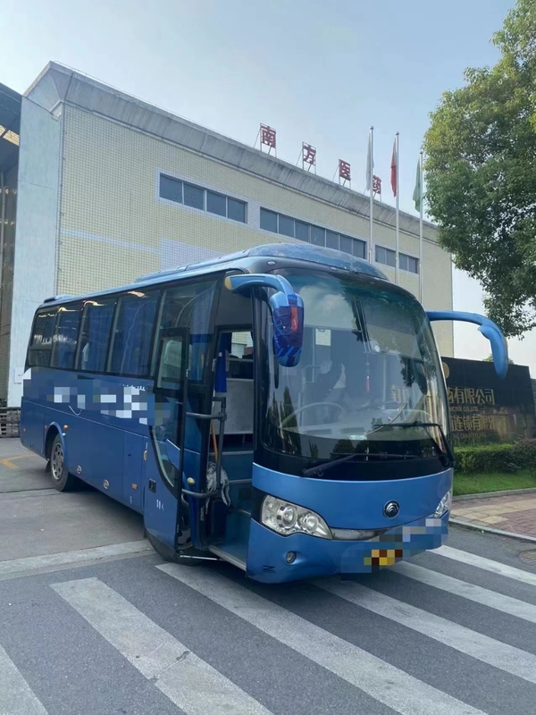 간접이 유통 대형 버스는 유턴 장거리 버스 30 인승 ZK6808의 미니밴을 사용했습니다