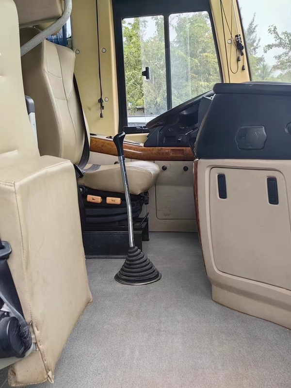 팔려고 내놓 사용된 명품 코치 르하드 유통 버스 Zk6122 70 인승 버스 초침