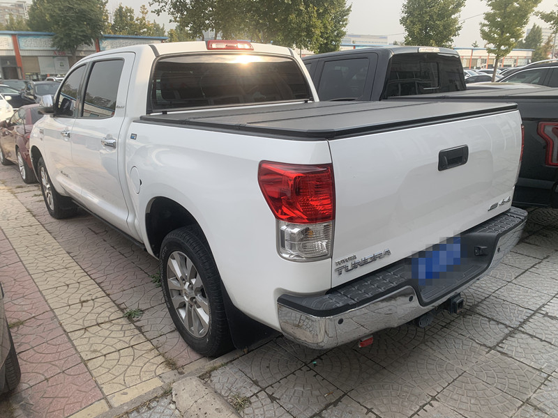 팔려고 내놓 사용된 소형 트럭 4x4 디젤 엔진 토요타 소형 트럭 랜드크루저 소형 트럭