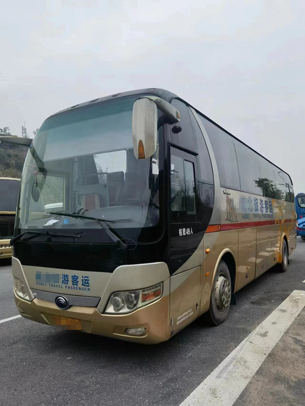 사용된 고급 버스를 조종하는 사용된 코치 유통 버스 ZK6110 51 자리 2013년 RHD
