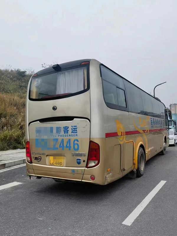 사용된 고급 버스를 조종하는 사용된 코치 유통 버스 ZK6110 51 자리 2013년 RHD
