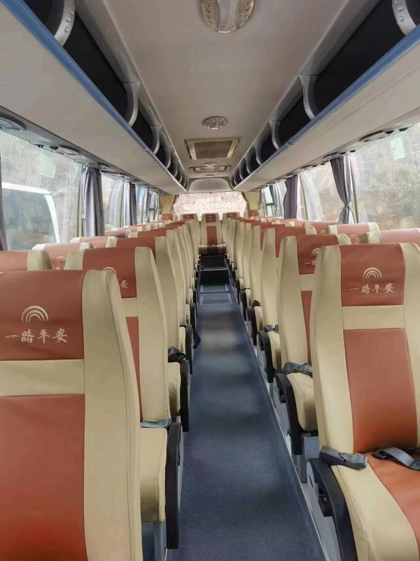 사용된 고급 버스를 조종하는 사용된 코치 유통 버스 ZK6110 51 자리 2013년 RHD