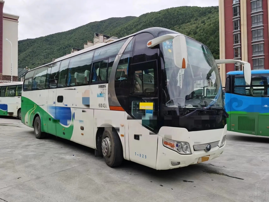 중고 버스는 43 자리 유로 IV 에어백 중단 유차이 엔진 310 에이치피 2번째 손 유통 버스 ZK6110 LHD / RHD를 지도합니다