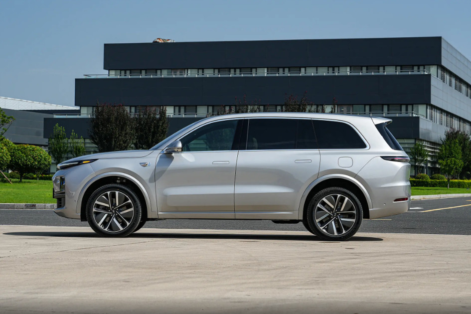 중국 브랜드 전기 자동차 6 시트 Li L9 모델 큰 SUV 터보 엔진