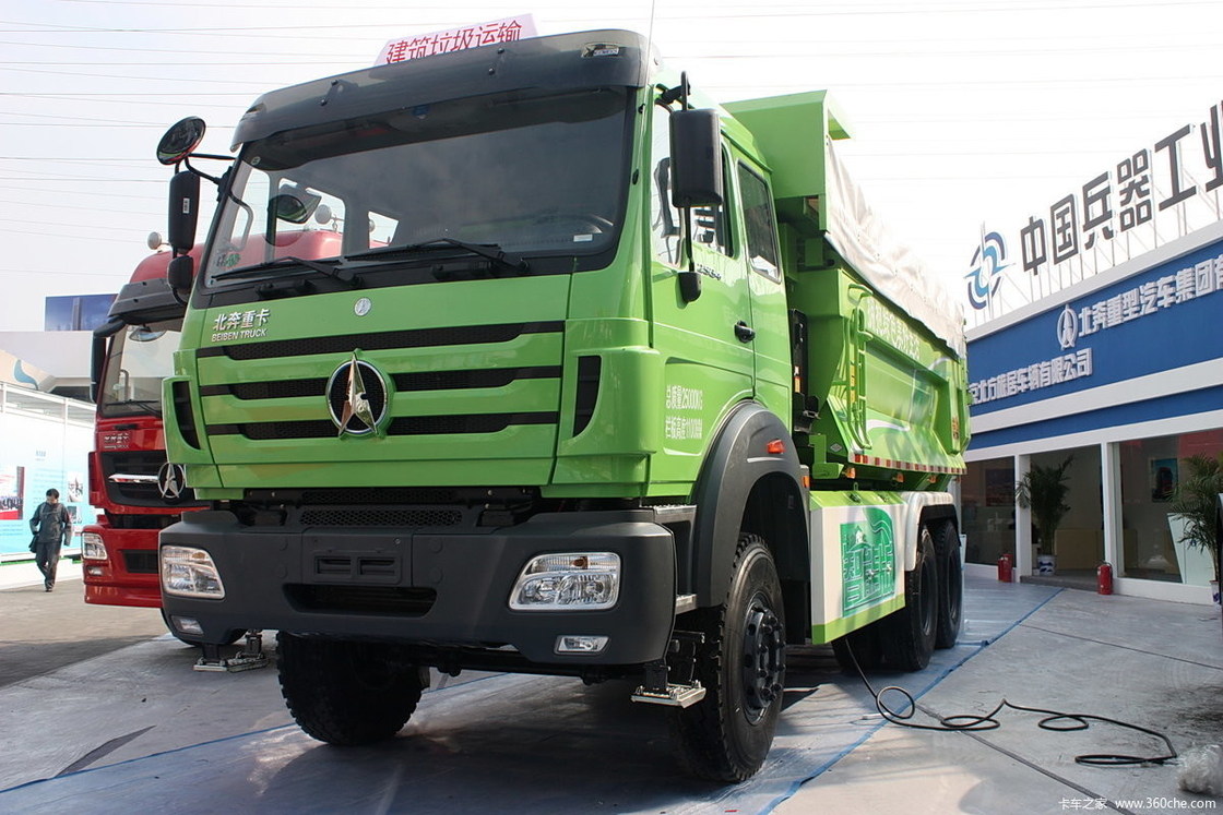 6*4 드라이브 모드 사용 된 건설 트럭 베이벤 336hp 좌측 운전 유로 4 평면 캐비