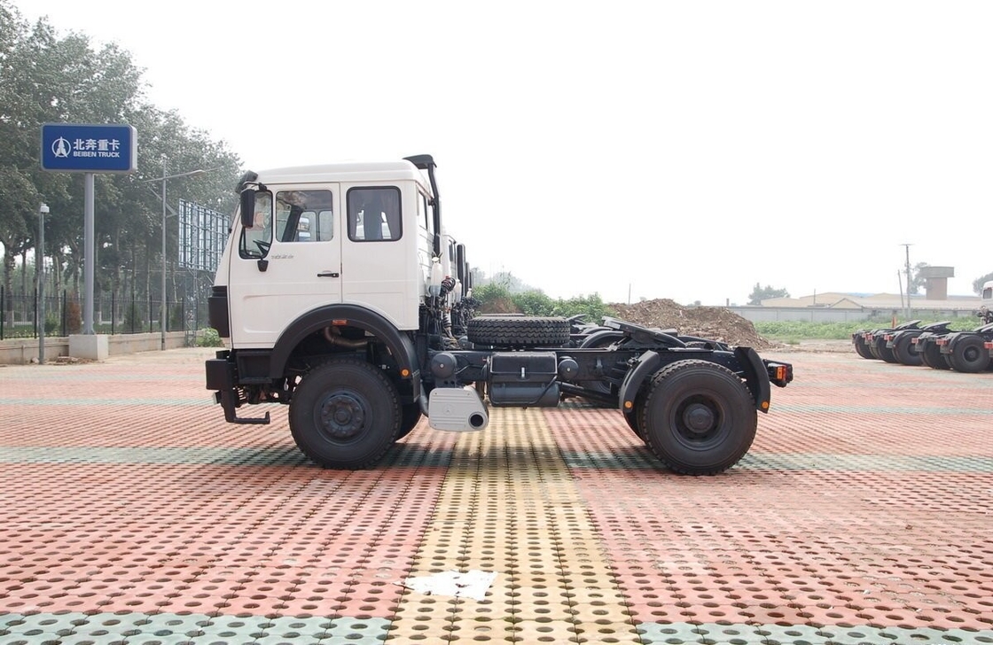 6 타이어 중량용 트럭 4*2 베이벤 헤드 트랙터 300 hp 평면 지붕 유로 3