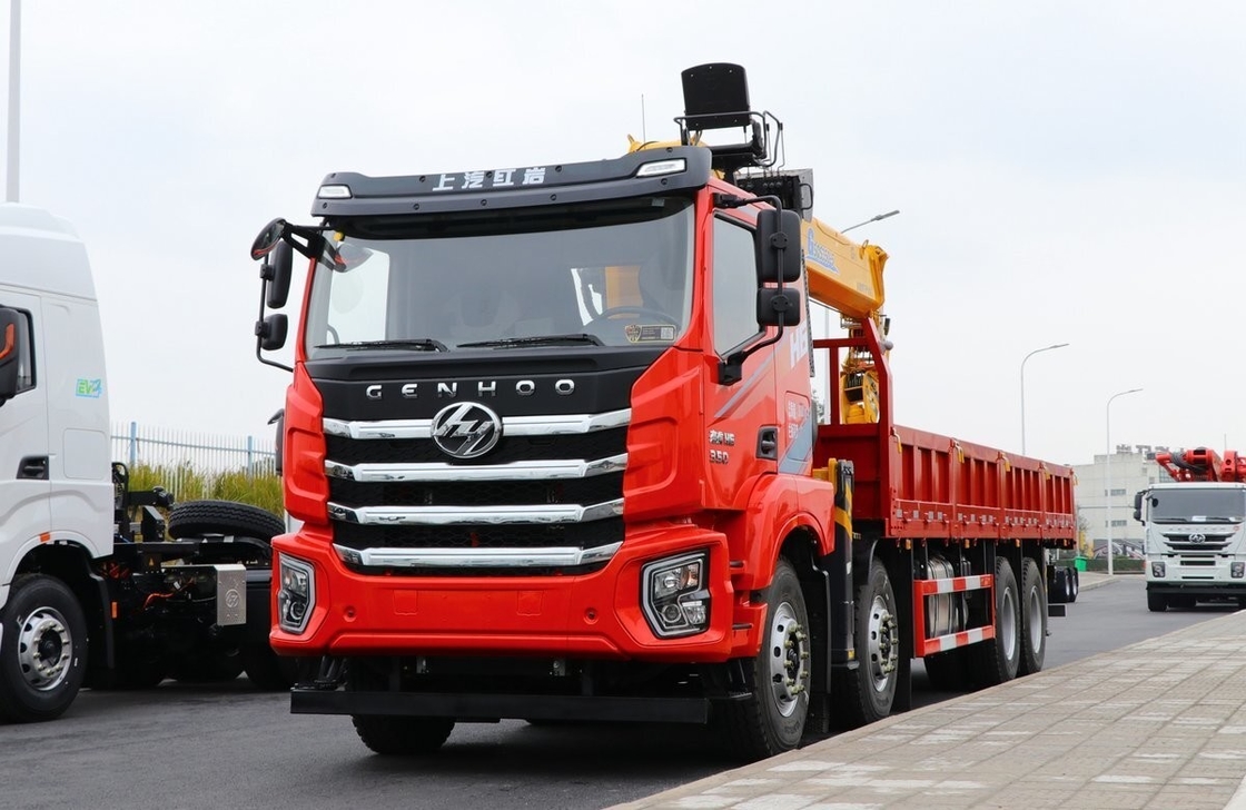 8*4 드라이브 모델 사전 소유 트럭 크레인 홍콩산 350hp 중량 Euro 6