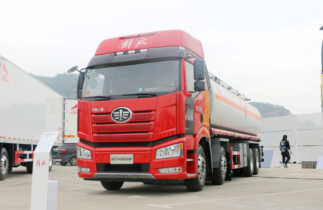 중고유 트럭 FAW J6P 대형 탱커 연료 트럭 11.5m 길이 24m3 LHD/RHD