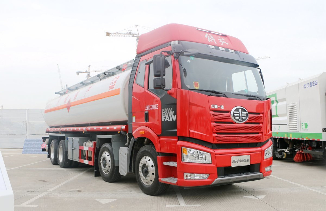 중고유 트럭 FAW J6P 대형 탱커 연료 트럭 11.5m 길이 24m3 LHD/RHD