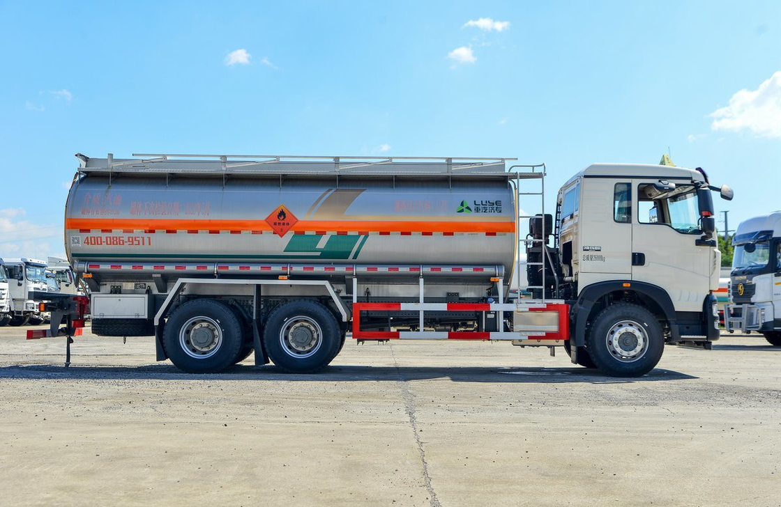 호우 오일 트럭 20m3 10 타이어 호우 TX 모델 연료 탱커 6*4 평면 지붕 350hp