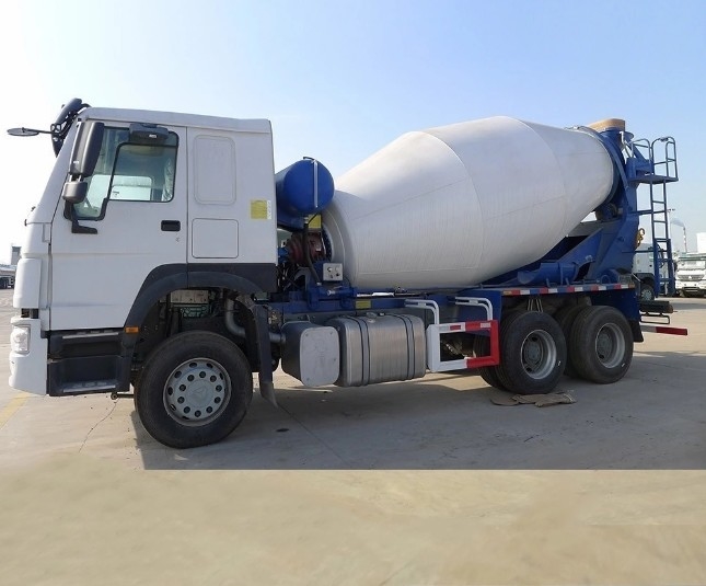 사용 및 새 Sinotruk HOWO 4X2 6X4 8cbm 10cbm 12cbm 콘크리트 시멘트 믹서 트럭 판매