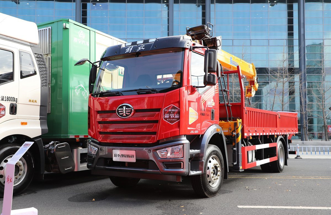 픽업트럭 탑재 크레인 FAW J6L 220hp XCMG 직지식 크레인 8 톤 새