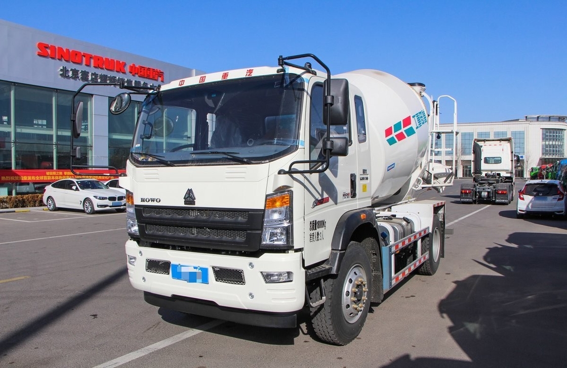 콘크리트 미니 트럭 믹서 HOWO 4 × 2 웨이차이 엔진 220hp 4 큐브 단일 축 6 타이어
