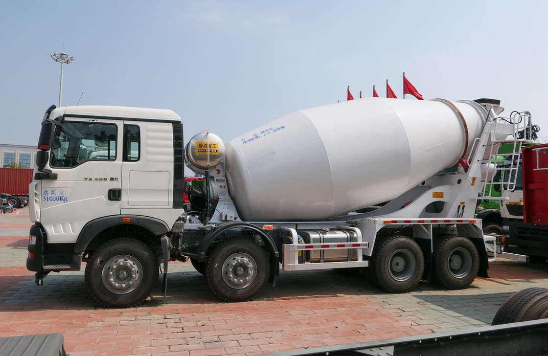 호우 콘크리트 믹서 트럭 7.8 큐브 탱커 호우 TX 8*4 드라이브 모드 웨이차이 350hp