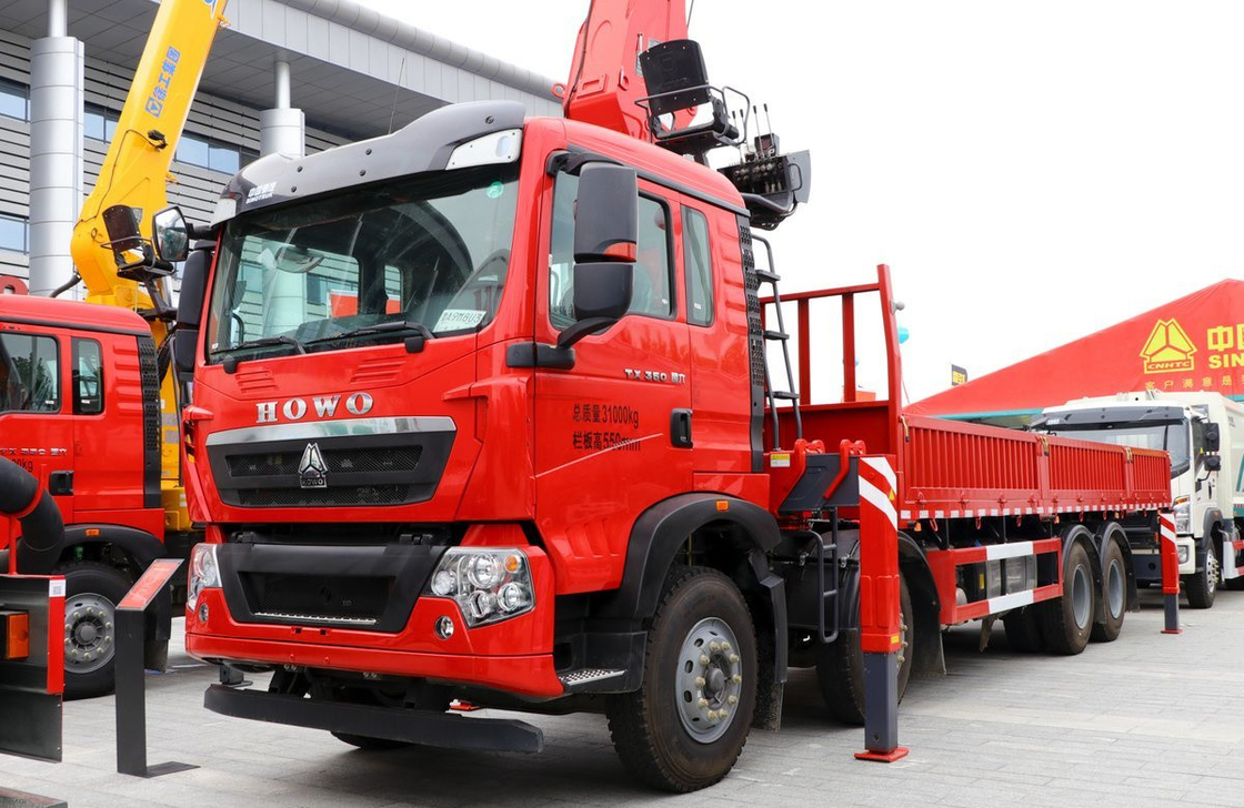 8x4 트럭 크레인 장착 중국 브랜드 호우 350hp 웨이차이 엔진 XCMG 팔 강한 힘