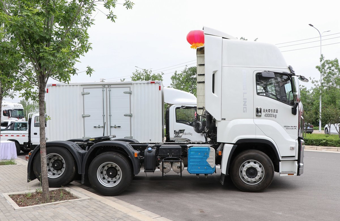 트랙터 트럭 가격 무역 ZF 기어박스 자동 6×4 ISUZU 트레일러 헤드 520hp 높은 지붕 캐비