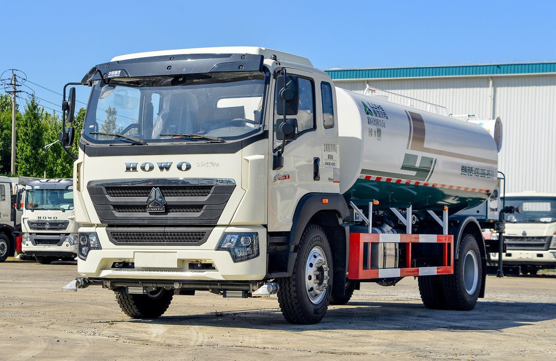 물 탱크 트럭 4x2 시노트럭 호우 웨이차이 220hp 이중 후면 타이어 단일 행 객실