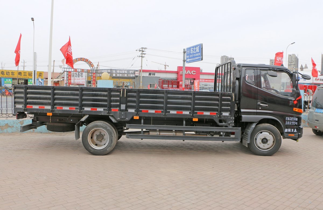 새로운 경량 화물 트럭 검은색 145hp 디젤 엔진 8톤의 단 1 1/2 캐비