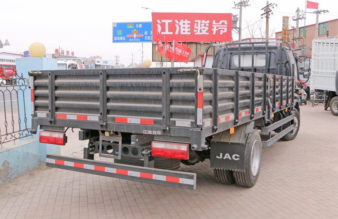 새로운 경량 화물 트럭 검은색 145hp 디젤 엔진 8톤의 단 1 1/2 캐비