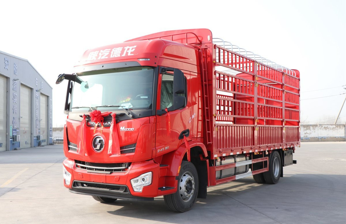 울타리 화물 트럭 샤크만 M6000 4*2 트럭 웨이차이 245hp 엔진 8 속도 수동