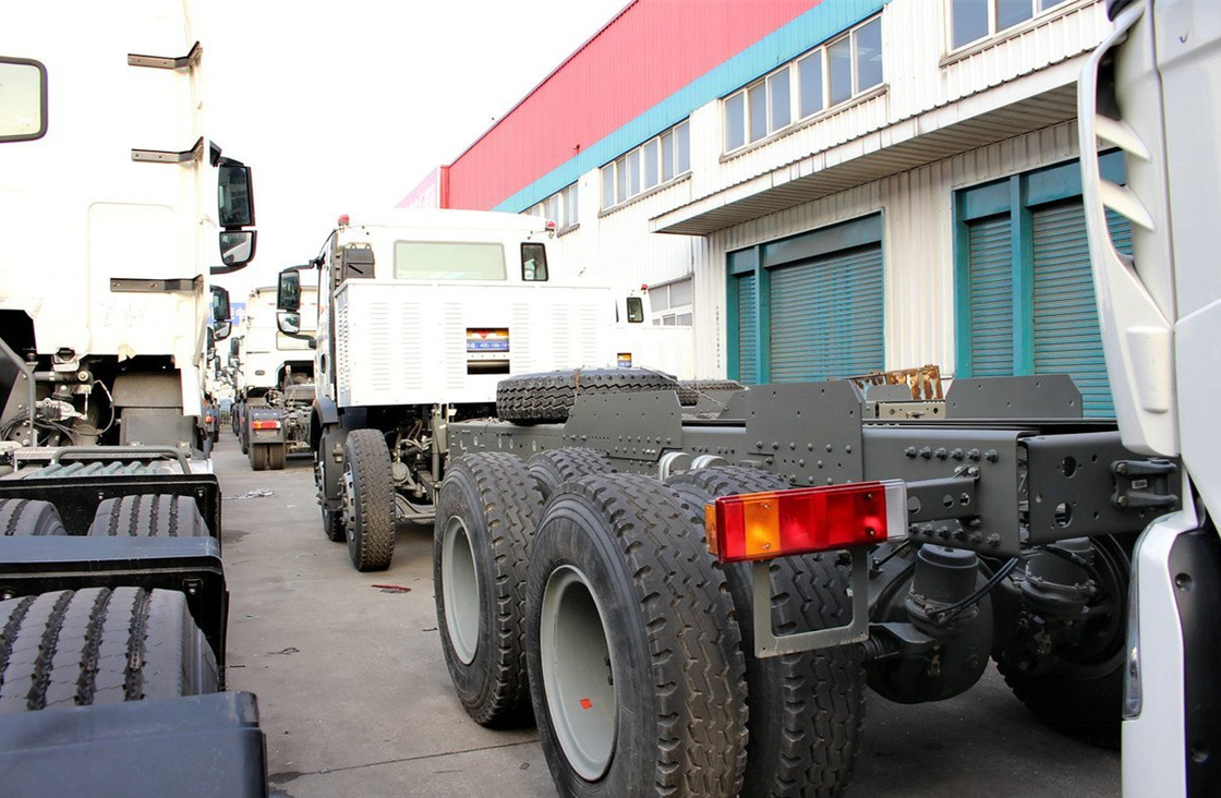 시노 티퍼 트럭 호우 덤퍼 차시 8×4 싱글 카비 2 좌석 LNG 290hp 9.2미터 길이