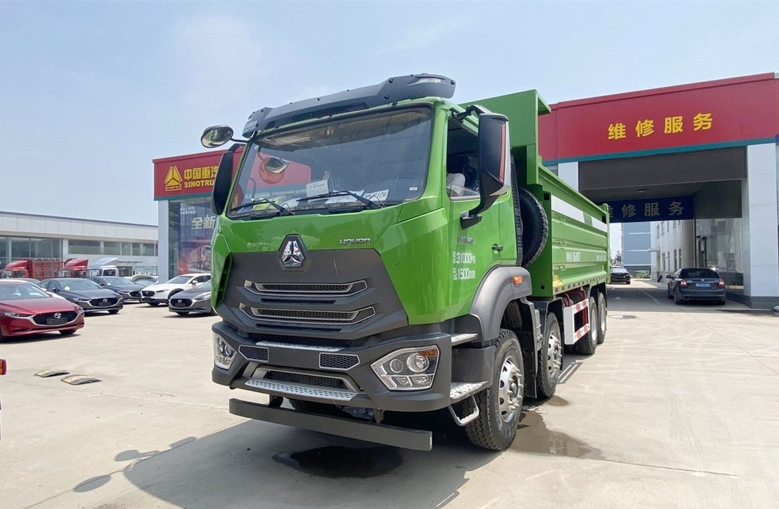 호우 8x4 덤프 트럭 340hp 도시 건설 폐기물 운송 12 바퀴 잎 봄
