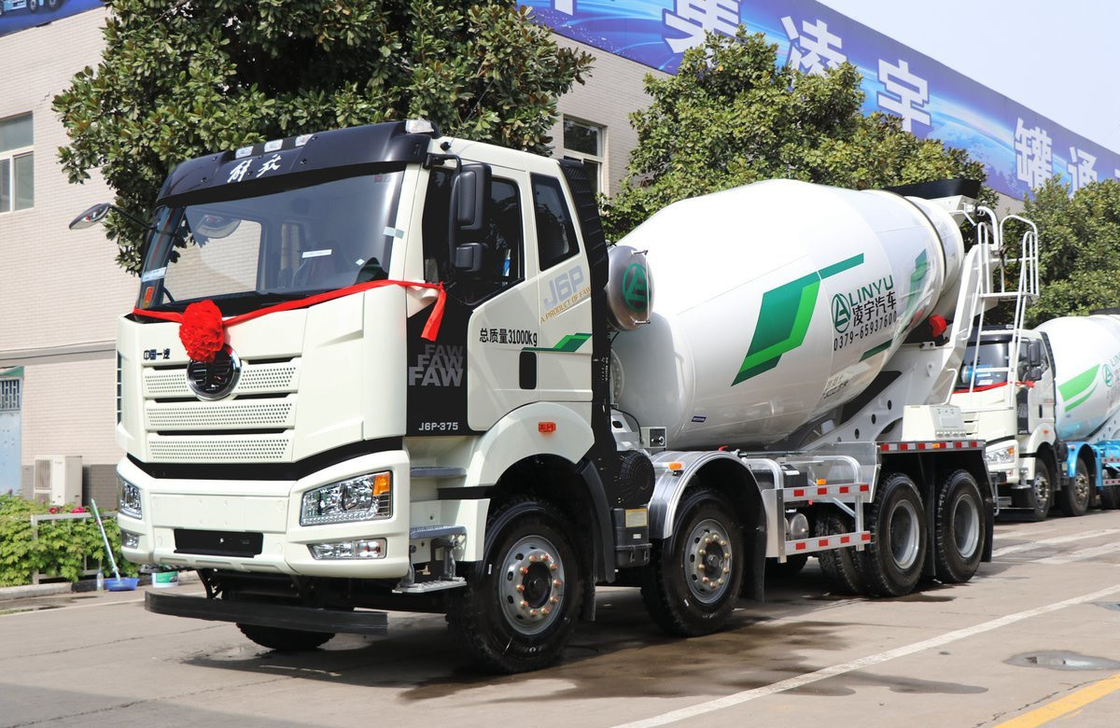 콘크리트 믹서 트럭 12 바퀴 8*4 FAW 믹서 375hp 1 개의 잠자리 8 큐브 탱커