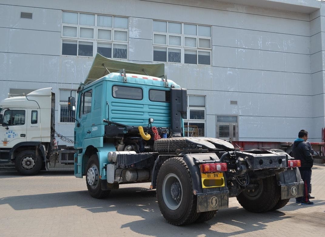 트랙터 트럭 4×2 새 샤크만 말 머리 웨이차이 336hp 유로 3 배기가스 1 1/2 캐비