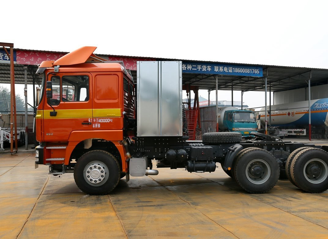 트랙터 트럭 헤드 샤크만 가스 운송 말 6 * 4 3 축 와이차이 350hp LNG 수동