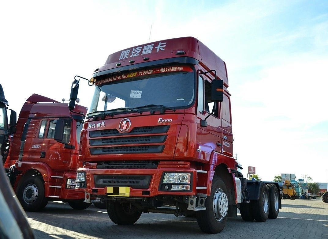 샤크만 트랙터 트럭 F3000 높은 지붕 객실 10 타이어 웨이차이 375hp LHD/RHD 아프리카에서 좋은 사용
