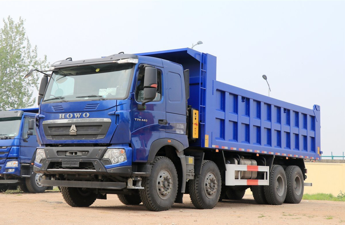 호우 티퍼 트럭 12 타이어 호우 T7 덤퍼 잎 스프링 440hp 30-50 톤 유료 부하 두꺼운 상자