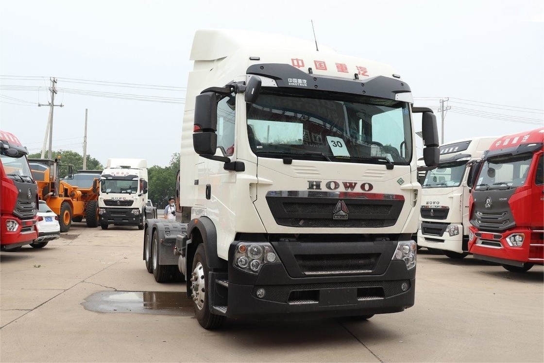 HOWO 단열 Semi TX 중형 트럭 440HP 6X4 12 기어 듀얼 드라이브 LNG 트랙터 국가 VI
