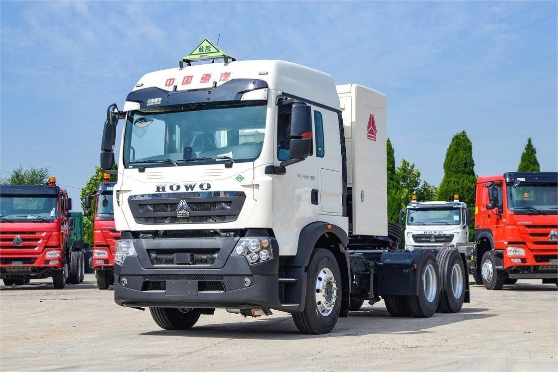 HOWO 무거운 트럭 460HP 6X4 CNG 위험물 트랙터 국가 VI 후면 8 바퀴