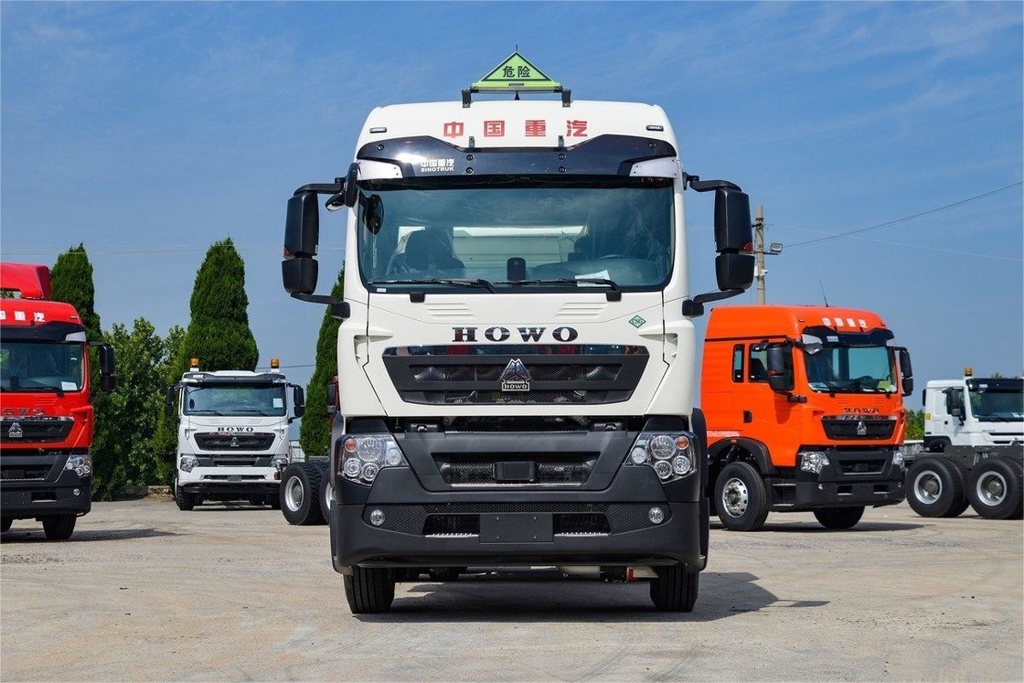 HOWO 무거운 트럭 460HP 6X4 CNG 위험물 트랙터 국가 VI 후면 8 바퀴
