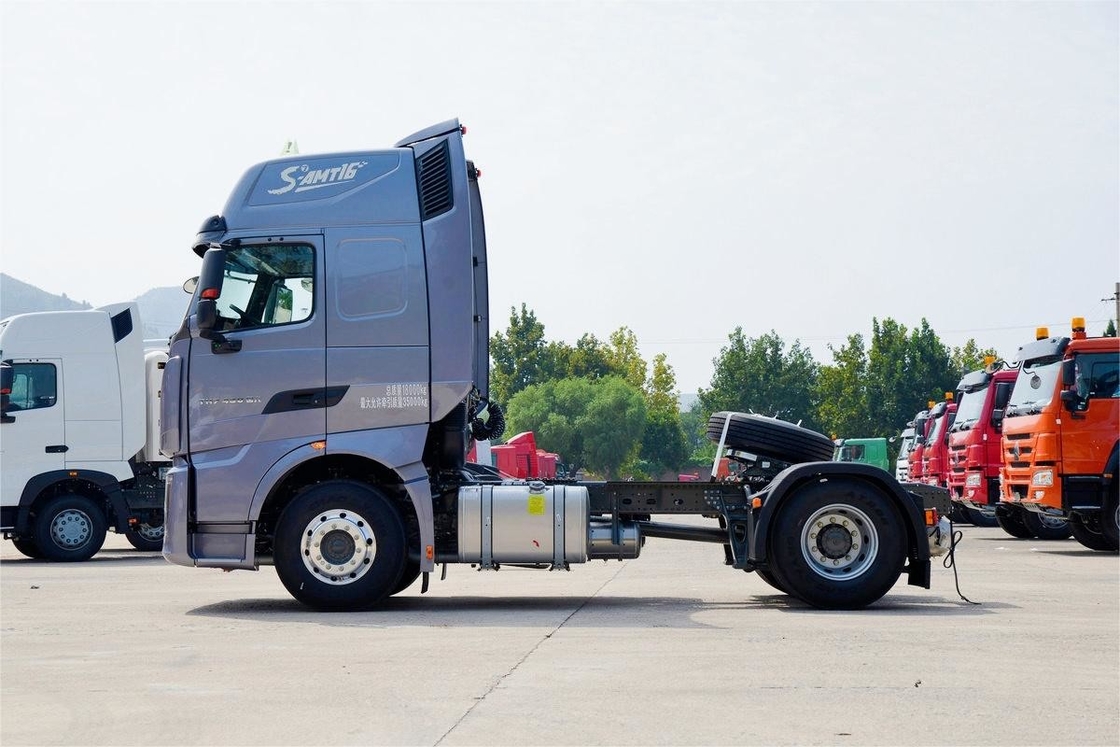 HOWO TH7 트럭 430HP 4X2 AMT 자동 위험 물품 트랙터 가이드 사이드 흐름 패널