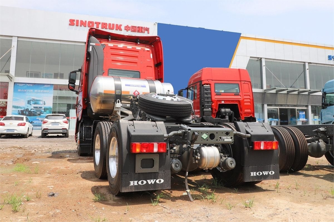 HOWO 중량 트럭 530 마력 6X4 국가 VI LNG 트랙터 트럭 수건 측면 공기 반전기